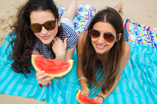ragazze con cocomero